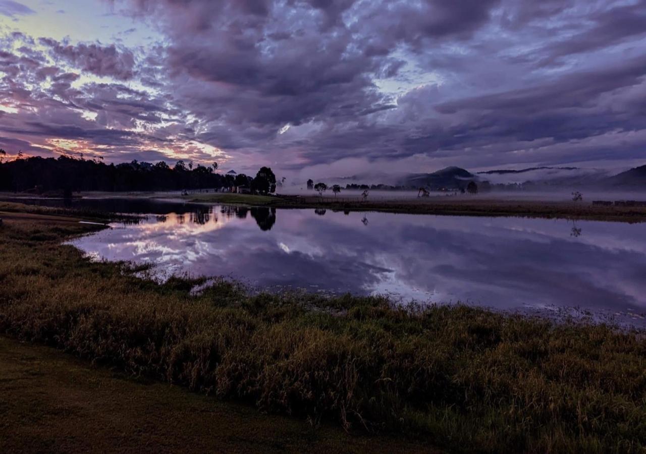 Water View Country Cottage Yandina Creek Exterior photo