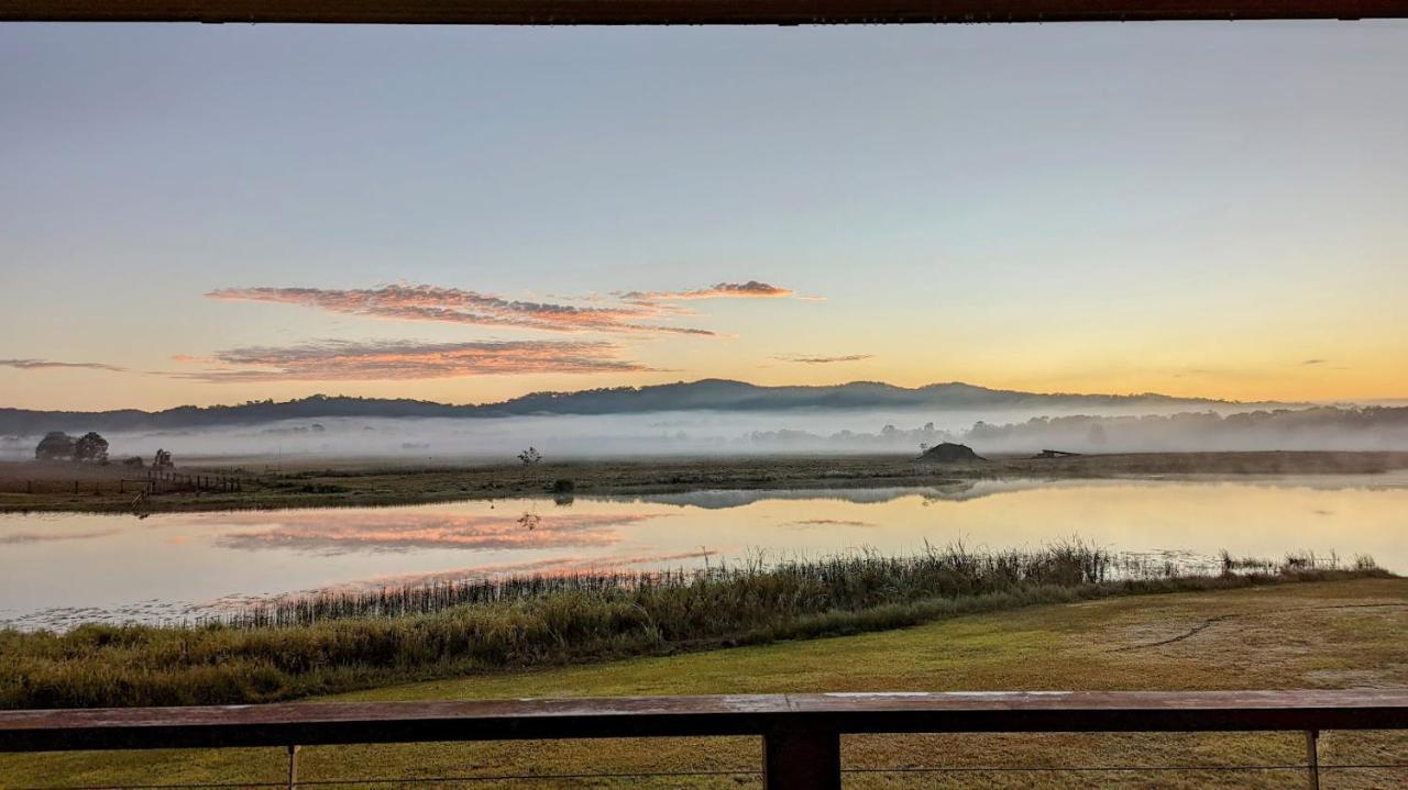 Water View Country Cottage Yandina Creek Exterior photo